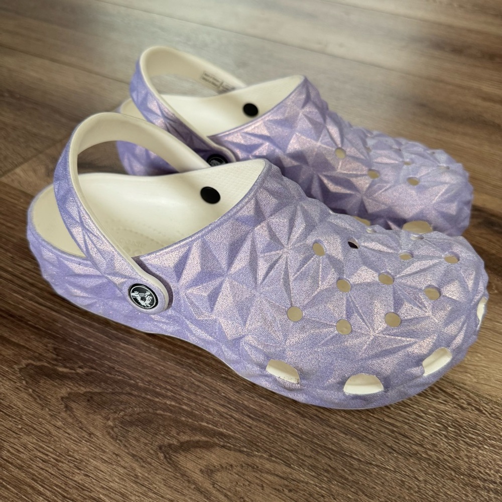 Crocs Classic Iridescent Geometric Glitter, Lavender Purple